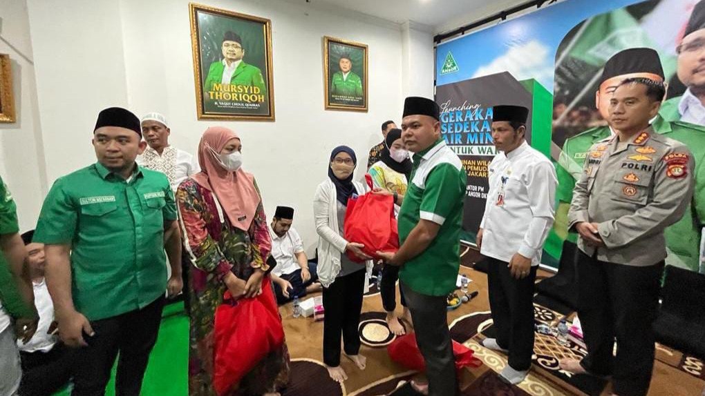 Ansor DKI Jakarta Luncurkan Gerakan Sedekah Air Minum Untuk Warga